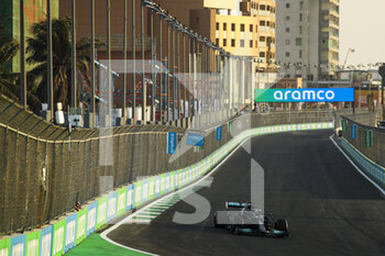 2021-12-03 - 44 HAMILTON Lewis (gbr), Mercedes AMG F1 GP W12 E Performance, action during the Formula 1 stc Saudi Arabian Grand Prix 2021, 21th round of the 2021 FIA Formula One World Championship from December 3 to 5, 2021 on the Jeddah Corniche Circuit, in Jeddah, Saudi Arabia - FORMULA 1 STC SAUDI ARABIAN GRAND PRIX 2021, 21TH ROUND OF THE 2021 FIA FORMULA ONE WORLD CHAMPIONSHIP - FORMULA 1 - MOTORS