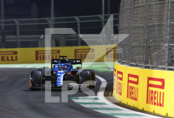 2021-12-03 - 14 ALONSO Fernando (spa), Alpine F1 A521, action during the Formula 1 stc Saudi Arabian Grand Prix 2021, 21th round of the 2021 FIA Formula One World Championship from December 3 to 5, 2021 on the Jeddah Corniche Circuit, in Jeddah, Saudi Arabia - FORMULA 1 STC SAUDI ARABIAN GRAND PRIX 2021, 21TH ROUND OF THE 2021 FIA FORMULA ONE WORLD CHAMPIONSHIP - FORMULA 1 - MOTORS
