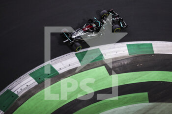 2021-12-03 - 44 HAMILTON Lewis (gbr), Mercedes AMG F1 GP W12 E Performance, action during the Formula 1 stc Saudi Arabian Grand Prix 2021, 21th round of the 2021 FIA Formula One World Championship from December 3 to 5, 2021 on the Jeddah Corniche Circuit, in Jeddah, Saudi Arabia - FORMULA 1 STC SAUDI ARABIAN GRAND PRIX 2021, 21TH ROUND OF THE 2021 FIA FORMULA ONE WORLD CHAMPIONSHIP - FORMULA 1 - MOTORS