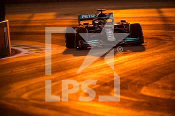 2021-12-04 - 44 HAMILTON Lewis (gbr), Mercedes AMG F1 GP W12 E Performance, action during the Formula 1 stc Saudi Arabian Grand Prix 2021, 21th round of the 2021 FIA Formula One World Championship from December 3 to 5, 2021 on the Jeddah Corniche Circuit, in Jeddah, Saudi Arabia - FORMULA 1 STC SAUDI ARABIAN GRAND PRIX 2021, 21TH ROUND OF THE 2021 FIA FORMULA ONE WORLD CHAMPIONSHIP - FORMULA 1 - MOTORS