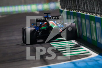2021-12-04 - 14 ALONSO Fernando (spa), Alpine F1 A521, action during the Formula 1 stc Saudi Arabian Grand Prix 2021, 21th round of the 2021 FIA Formula One World Championship from December 3 to 5, 2021 on the Jeddah Corniche Circuit, in Jeddah, Saudi Arabia - FORMULA 1 STC SAUDI ARABIAN GRAND PRIX 2021, 21TH ROUND OF THE 2021 FIA FORMULA ONE WORLD CHAMPIONSHIP - FORMULA 1 - MOTORS