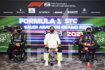 2021-12-04 - BOTTAS Valtteri (fin), Mercedes AMG F1 GP W12 E Performance, HAMILTON Lewis (gbr), Mercedes AMG F1 GP W12 E Performance, VERSTAPPEN Max (ned), Red Bull Racing Honda RB16B, portrait, press conference during the Formula 1 stc Saudi Arabian Grand Prix 2021, 21th round of the 2021 FIA Formula One World Championship from December 3 to 5, 2021 on the Jeddah Corniche Circuit, in Jeddah, Saudi Arabia - FORMULA 1 STC SAUDI ARABIAN GRAND PRIX 2021, 21TH ROUND OF THE 2021 FIA FORMULA ONE WORLD CHAMPIONSHIP - FORMULA 1 - MOTORS