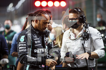 2021-12-05 - HAMILTON Lewis (gbr), Mercedes AMG F1 GP W12 E Performance, portrait during the Formula 1 stc Saudi Arabian Grand Prix 2021, 21th round of the 2021 FIA Formula One World Championship from December 3 to 5, 2021 on the Jeddah Corniche Circuit, in Jeddah, Saudi Arabia - FORMULA 1 STC SAUDI ARABIAN GRAND PRIX 2021, 21TH ROUND OF THE 2021 FIA FORMULA ONE WORLD CHAMPIONSHIP - FORMULA 1 - MOTORS