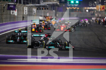 2021-12-05 - HAMILTON Lewis (gbr), Mercedes AMG F1 GP W12 E Performance, BOTTAS Valtteri (fin), Mercedes AMG F1 GP W12 E Performance, action during the Formula 1 stc Saudi Arabian Grand Prix 2021, 21th round of the 2021 FIA Formula One World Championship from December 3 to 5, 2021 on the Jeddah Corniche Circuit, in Jeddah, Saudi Arabia - FORMULA 1 STC SAUDI ARABIAN GRAND PRIX 2021, 21TH ROUND OF THE 2021 FIA FORMULA ONE WORLD CHAMPIONSHIP - FORMULA 1 - MOTORS