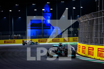 2021-12-05 - 44 HAMILTON Lewis (gbr), Mercedes AMG F1 GP W12 E Performance, action during the Formula 1 stc Saudi Arabian Grand Prix 2021, 21th round of the 2021 FIA Formula One World Championship from December 3 to 5, 2021 on the Jeddah Corniche Circuit, in Jeddah, Saudi Arabia - FORMULA 1 STC SAUDI ARABIAN GRAND PRIX 2021, 21TH ROUND OF THE 2021 FIA FORMULA ONE WORLD CHAMPIONSHIP - FORMULA 1 - MOTORS