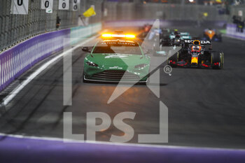 2021-12-05 - Safety car during the Formula 1 stc Saudi Arabian Grand Prix 2021, 21th round of the 2021 FIA Formula One World Championship from December 3 to 5, 2021 on the Jeddah Corniche Circuit, in Jeddah, Saudi Arabia - FORMULA 1 STC SAUDI ARABIAN GRAND PRIX 2021, 21TH ROUND OF THE 2021 FIA FORMULA ONE WORLD CHAMPIONSHIP - FORMULA 1 - MOTORS