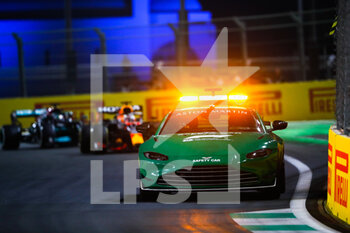 2021-12-05 - safety car, during the Formula 1 stc Saudi Arabian Grand Prix 2021, 21th round of the 2021 FIA Formula One World Championship from December 3 to 5, 2021 on the Jeddah Corniche Circuit, in Jeddah, Saudi Arabia - FORMULA 1 STC SAUDI ARABIAN GRAND PRIX 2021, 21TH ROUND OF THE 2021 FIA FORMULA ONE WORLD CHAMPIONSHIP - FORMULA 1 - MOTORS
