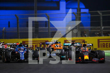 2021-12-05 - 33 VERSTAPPEN Max (nld), Red Bull Racing Honda RB16B, 31 OCON Esteban (fra), Alpine F1 A521, action during the Formula 1 stc Saudi Arabian Grand Prix 2021, 21th round of the 2021 FIA Formula One World Championship from December 3 to 5, 2021 on the Jeddah Corniche Circuit, in Jeddah, Saudi Arabia - FORMULA 1 STC SAUDI ARABIAN GRAND PRIX 2021, 21TH ROUND OF THE 2021 FIA FORMULA ONE WORLD CHAMPIONSHIP - FORMULA 1 - MOTORS