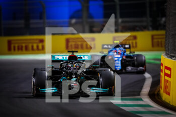 2021-12-05 - 44 HAMILTON Lewis (gbr), Mercedes AMG F1 GP W12 E Performance, action during the Formula 1 stc Saudi Arabian Grand Prix 2021, 21th round of the 2021 FIA Formula One World Championship from December 3 to 5, 2021 on the Jeddah Corniche Circuit, in Jeddah, Saudi Arabia - FORMULA 1 STC SAUDI ARABIAN GRAND PRIX 2021, 21TH ROUND OF THE 2021 FIA FORMULA ONE WORLD CHAMPIONSHIP - FORMULA 1 - MOTORS