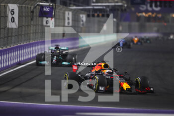 2021-12-05 - 33 VERSTAPPEN Max (nld), Red Bull Racing Honda RB16B, action during the Formula 1 stc Saudi Arabian Grand Prix 2021, 21th round of the 2021 FIA Formula One World Championship from December 3 to 5, 2021 on the Jeddah Corniche Circuit, in Jeddah, Saudi Arabia - FORMULA 1 STC SAUDI ARABIAN GRAND PRIX 2021, 21TH ROUND OF THE 2021 FIA FORMULA ONE WORLD CHAMPIONSHIP - FORMULA 1 - MOTORS