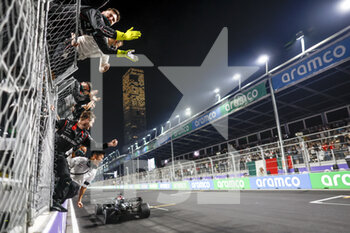 2021-12-05 - HAMILTON Lewis (gbr), Mercedes AMG F1 GP W12 E Performance, action celebration during the Formula 1 stc Saudi Arabian Grand Prix 2021, 21th round of the 2021 FIA Formula One World Championship from December 3 to 5, 2021 on the Jeddah Corniche Circuit, in Jeddah, Saudi Arabia - FORMULA 1 STC SAUDI ARABIAN GRAND PRIX 2021, 21TH ROUND OF THE 2021 FIA FORMULA ONE WORLD CHAMPIONSHIP - FORMULA 1 - MOTORS