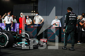 2021-12-05 - The front wing of the Mercedes AMG F1 GP W12 E Performance, of Lewis Hamilton after his collision with VERSTAPPEN Max (ned), Red Bull Racing Honda RB16B, during the Formula 1 stc Saudi Arabian Grand Prix 2021, 21th round of the 2021 FIA Formula One World Championship from December 3 to 5, 2021 on the Jeddah Corniche Circuit, in Jeddah, Saudi Arabia - FORMULA 1 STC SAUDI ARABIAN GRAND PRIX 2021, 21TH ROUND OF THE 2021 FIA FORMULA ONE WORLD CHAMPIONSHIP - FORMULA 1 - MOTORS