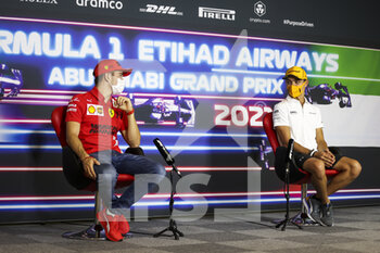 2021-12-09 - LECLERC Charles (mco), Scuderia Ferrari SF21, NORRIS Lando (gbr), McLaren MCL35M, portrait, Thursday press conference during the Formula 1 Etihad Airways Abu Dhabi Grand Prix 2021, 22th round of the 2021 FIA Formula One World Championship from December 10 to 12, 2021 on the Yas Marina Circuit, in Yas Island, Abu Dhabi - FORMULA 1 ETIHAD AIRWAYS ABU DHABI GRAND PRIX 2021, 22TH ROUND OF THE 2021 FIA FORMULA ONE WORLD CHAMPIONSHIP - FORMULA 1 - MOTORS