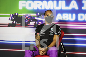 2021-12-09 - HAMILTON Lewis (gbr), Mercedes AMG F1 GP W12 E Performance, portraitHAMILTON Lewis (gbr), Mercedes AMG F1 GP W12 E Performance, portrait, Thursday press conference during the Formula 1 Etihad Airways Abu Dhabi Grand Prix 2021, 22th round of the 2021 FIA Formula One World Championship from December 10 to 12, 2021 on the Yas Marina Circuit, in Yas Island, Abu Dhabi - FORMULA 1 ETIHAD AIRWAYS ABU DHABI GRAND PRIX 2021, 22TH ROUND OF THE 2021 FIA FORMULA ONE WORLD CHAMPIONSHIP - FORMULA 1 - MOTORS