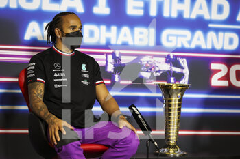 2021-12-09 - HAMILTON Lewis (gbr), Mercedes AMG F1 GP W12 E Performance, portrait, Thursday press conference during the Formula 1 Etihad Airways Abu Dhabi Grand Prix 2021, 22th round of the 2021 FIA Formula One World Championship from December 10 to 12, 2021 on the Yas Marina Circuit, in Yas Island, Abu Dhabi - FORMULA 1 ETIHAD AIRWAYS ABU DHABI GRAND PRIX 2021, 22TH ROUND OF THE 2021 FIA FORMULA ONE WORLD CHAMPIONSHIP - FORMULA 1 - MOTORS