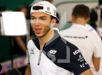 2021-12-10 - GASLY Pierre (fra), Scuderia AlphaTauri Honda AT02, portrait during the Formula 1 Etihad Airways Abu Dhabi Grand Prix 2021, 22th round of the 2021 FIA Formula One World Championship from December 10 to 12, 2021 on the Yas Marina Circuit, in Yas Island, Abu Dhabi - FORMULA 1 ETIHAD AIRWAYS ABU DHABI GRAND PRIX 2021, 22TH ROUND OF THE 2021 FIA FORMULA ONE WORLD CHAMPIONSHIP - FORMULA 1 - MOTORS