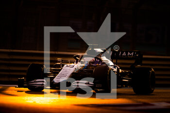 2021-12-10 - 63 RUSSELL George (gbr), Williams Racing F1 FW43B, action during the Formula 1 Etihad Airways Abu Dhabi Grand Prix 2021, 22th round of the 2021 FIA Formula One World Championship from December 10 to 12, 2021 on the Yas Marina Circuit, in Yas Island, Abu Dhabi - FORMULA 1 ETIHAD AIRWAYS ABU DHABI GRAND PRIX 2021, 22TH ROUND OF THE 2021 FIA FORMULA ONE WORLD CHAMPIONSHIP - FORMULA 1 - MOTORS