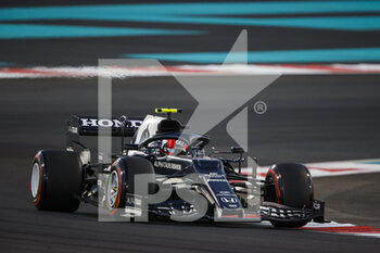 2021-12-10 - 10 GASLY Pierre (fra), Scuderia AlphaTauri Honda AT02, action during the Formula 1 Etihad Airways Abu Dhabi Grand Prix 2021, 22th round of the 2021 FIA Formula One World Championship from December 10 to 12, 2021 on the Yas Marina Circuit, in Yas Island, Abu Dhabi - FORMULA 1 ETIHAD AIRWAYS ABU DHABI GRAND PRIX 2021, 22TH ROUND OF THE 2021 FIA FORMULA ONE WORLD CHAMPIONSHIP - FORMULA 1 - MOTORS