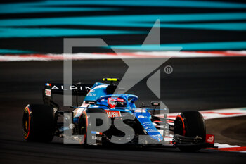 2021-12-10 - 31 OCON Esteban (fra), Alpine F1 A521, action during the Formula 1 Etihad Airways Abu Dhabi Grand Prix 2021, 22th round of the 2021 FIA Formula One World Championship from December 10 to 12, 2021 on the Yas Marina Circuit, in Yas Island, Abu Dhabi - FORMULA 1 ETIHAD AIRWAYS ABU DHABI GRAND PRIX 2021, 22TH ROUND OF THE 2021 FIA FORMULA ONE WORLD CHAMPIONSHIP - FORMULA 1 - MOTORS