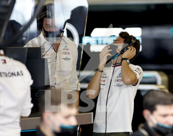 2021-12-11 - DE VRIES Nyck (ned), Reserve Driver of Mercedes AMG F1 GP, portrait during the Formula 1 Etihad Airways Abu Dhabi Grand Prix 2021, 22th round of the 2021 FIA Formula One World Championship from December 10 to 12, 2021 on the Yas Marina Circuit, in Yas Island, Abu Dhabi - FORMULA 1 ETIHAD AIRWAYS ABU DHABI GRAND PRIX 2021, 22TH ROUND OF THE 2021 FIA FORMULA ONE WORLD CHAMPIONSHIP - FORMULA 1 - MOTORS