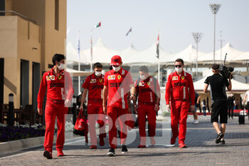 2021-12-11 - LECLERC Charles (mco), Scuderia Ferrari SF21, portrait during the Formula 1 Etihad Airways Abu Dhabi Grand Prix 2021, 22th round of the 2021 FIA Formula One World Championship from December 10 to 12, 2021 on the Yas Marina Circuit, in Yas Island, Abu Dhabi - FORMULA 1 ETIHAD AIRWAYS ABU DHABI GRAND PRIX 2021, 22TH ROUND OF THE 2021 FIA FORMULA ONE WORLD CHAMPIONSHIP - FORMULA 1 - MOTORS