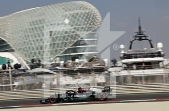 2021-12-11 - 77 BOTTAS Valtteri (fin), Mercedes AMG F1 GP W12 E Performance, action during the Formula 1 Etihad Airways Abu Dhabi Grand Prix 2021, 22th round of the 2021 FIA Formula One World Championship from December 10 to 12, 2021 on the Yas Marina Circuit, in Yas Island, Abu Dhabi - FORMULA 1 ETIHAD AIRWAYS ABU DHABI GRAND PRIX 2021, 22TH ROUND OF THE 2021 FIA FORMULA ONE WORLD CHAMPIONSHIP - FORMULA 1 - MOTORS