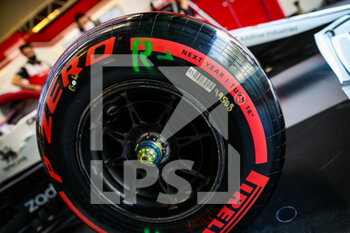 2021-12-11 - Alfa Romeo Racing ORLEN C41, mechanical detail of Pirelly tyre during the Formula 1 Etihad Airways Abu Dhabi Grand Prix 2021, 22th round of the 2021 FIA Formula One World Championship from December 10 to 12, 2021 on the Yas Marina Circuit, in Yas Island, Abu Dhabi - FORMULA 1 ETIHAD AIRWAYS ABU DHABI GRAND PRIX 2021, 22TH ROUND OF THE 2021 FIA FORMULA ONE WORLD CHAMPIONSHIP - FORMULA 1 - MOTORS