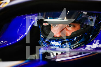 2021-12-11 - LATIFI Nicholas (can), Williams Racing F1 FW43B, portrait during the Formula 1 Etihad Airways Abu Dhabi Grand Prix 2021, 22th round of the 2021 FIA Formula One World Championship from December 10 to 12, 2021 on the Yas Marina Circuit, in Yas Island, Abu Dhabi - FORMULA 1 ETIHAD AIRWAYS ABU DHABI GRAND PRIX 2021, 22TH ROUND OF THE 2021 FIA FORMULA ONE WORLD CHAMPIONSHIP - FORMULA 1 - MOTORS