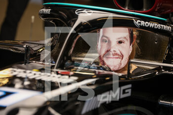 2021-12-12 - CROMWELL Tiffany, in the car of BOTTAS Valtteri (fin), Mercedes AMG F1 GP W12 E Performance, portrait during the Formula 1 Etihad Airways Abu Dhabi Grand Prix 2021, 22th round of the 2021 FIA Formula One World Championship from December 10 to 12, 2021 on the Yas Marina Circuit, in Yas Island, Abu Dhabi - FORMULA 1 ETIHAD AIRWAYS ABU DHABI GRAND PRIX 2021, 22TH ROUND OF THE 2021 FIA FORMULA ONE WORLD CHAMPIONSHIP - FORMULA 1 - MOTORS