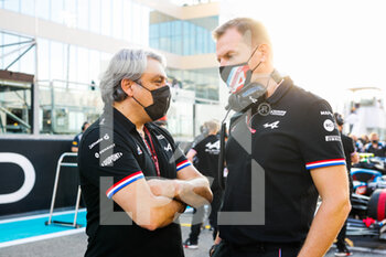 2021-12-12 - DE MEO Luca (ita), CEO of Renault Group, portrait with ROSSI Laurent (fra), CEO of Alpine, portrait during the Formula 1 Etihad Airways Abu Dhabi Grand Prix 2021, 22th round of the 2021 FIA Formula One World Championship from December 10 to 12, 2021 on the Yas Marina Circuit, in Yas Island, Abu Dhabi - FORMULA 1 ETIHAD AIRWAYS ABU DHABI GRAND PRIX 2021, 22TH ROUND OF THE 2021 FIA FORMULA ONE WORLD CHAMPIONSHIP - FORMULA 1 - MOTORS