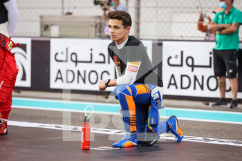 2021-12-12 - NORRIS Lando (gbr), McLaren MCL35M, portrait during the Formula 1 Etihad Airways Abu Dhabi Grand Prix 2021, 22th round of the 2021 FIA Formula One World Championship from December 10 to 12, 2021 on the Yas Marina Circuit, in Yas Island, Abu Dhabi - FORMULA 1 ETIHAD AIRWAYS ABU DHABI GRAND PRIX 2021, 22TH ROUND OF THE 2021 FIA FORMULA ONE WORLD CHAMPIONSHIP - FORMULA 1 - MOTORS