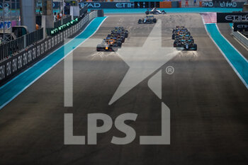 2021-12-12 - start of the race, depart, during the Formula 1 Etihad Airways Abu Dhabi Grand Prix 2021, 22th round of the 2021 FIA Formula One World Championship from December 10 to 12, 2021 on the Yas Marina Circuit, in Yas Island, Abu Dhabi - FORMULA 1 ETIHAD AIRWAYS ABU DHABI GRAND PRIX 2021, 22TH ROUND OF THE 2021 FIA FORMULA ONE WORLD CHAMPIONSHIP - FORMULA 1 - MOTORS