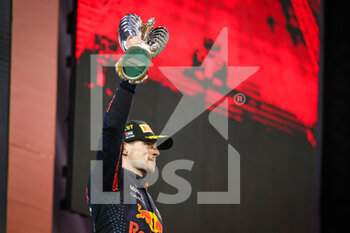 2021-12-12 - VERSTAPPEN Max (ned), Red Bull Racing Honda RB16B, portrait podium during the Formula 1 Etihad Airways Abu Dhabi Grand Prix 2021, 22th round of the 2021 FIA Formula One World Championship from December 10 to 12, 2021 on the Yas Marina Circuit, in Yas Island, Abu Dhabi - FORMULA 1 ETIHAD AIRWAYS ABU DHABI GRAND PRIX 2021, 22TH ROUND OF THE 2021 FIA FORMULA ONE WORLD CHAMPIONSHIP - FORMULA 1 - MOTORS