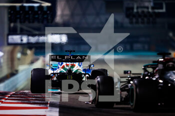 2021-12-12 - 14 ALONSO Fernando (spa), Alpine F1 A521, action during the Formula 1 Etihad Airways Abu Dhabi Grand Prix 2021, 22th round of the 2021 FIA Formula One World Championship from December 10 to 12, 2021 on the Yas Marina Circuit, in Yas Island, Abu Dhabi - FORMULA 1 ETIHAD AIRWAYS ABU DHABI GRAND PRIX 2021, 22TH ROUND OF THE 2021 FIA FORMULA ONE WORLD CHAMPIONSHIP - FORMULA 1 - MOTORS