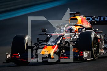 2021-12-14 - 33 VERSTAPPEN Max (nld), Red Bull Racing Honda, action during the 2021 post-season tests from December 14 to 15, 2021 on the Yas Marina Circuit, in Yas Island, Abu Dhabi - 2021 POST-SEASON TESTS - FORMULA 1 - MOTORS