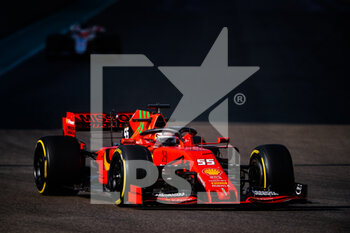 2021-12-15 - 55 SAINZ Carlos (spa), Scuderia Ferrari, action during the 2021 post-season tests from December 14 to 15, 2021 on the Yas Marina Circuit, in Yas Island, Abu Dhabi - 2021 POST-SEASON TESTS - FORMULA 1 - MOTORS