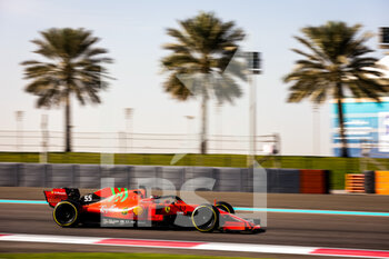 2021-12-15 - 55 SAINZ Carlos (spa), Scuderia Ferrari, action during the 2021 post-season tests from December 14 to 15, 2021 on the Yas Marina Circuit, in Yas Island, Abu Dhabi - 2021 POST-SEASON TESTS - FORMULA 1 - MOTORS