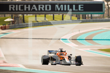 2021-12-15 - 04 NORRIS Lando (gbr), McLaren, action during the 2021 post-season tests from December 14 to 15, 2021 on the Yas Marina Circuit, in Yas Island, Abu Dhabi - 2021 POST-SEASON TESTS - FORMULA 1 - MOTORS