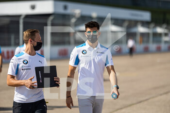 2021-08-12 - DENNIS Jake (gbr), BMW i Andretti Motorsport, BMW iFE.21, portrait trackwalk during the 2021 Berlin ePrix, 8th meeting of the 2020-21 Formula E World Championship, on the Tempelhof Airport Street Circuit from August 14 to 15, in Berlin, Germany - Photo Germain Hazard / DPPI - 2021 BERLIN EPRIX, 8TH MEETING OF THE 2020-21 FORMULA E WORLD CHAMPIONSHIP - FORMULA E - MOTORS