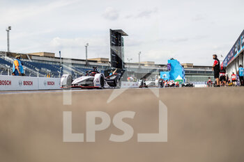 2021-08-13 - 99 Wehrlein Pascal (ger), TAG Heuer Porsche Formula E Team, Porsche 99X Electric, action stand pit lane during the 2021 Berlin ePrix, 8th meeting of the 2020-21 Formula E World Championship, on the Tempelhof Airport Street Circuit from August 14 to 15, in Berlin, Germany - Photo Germain Hazard / DPPI - 2021 BERLIN EPRIX, 8TH MEETING OF THE 2020-21 FORMULA E WORLD CHAMPIONSHIP - FORMULA E - MOTORS