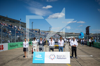 2021-08-14 - DI GRASSI Lucas (bra), Audi Sport ABT Schaeffler, Audi e-ton FE07, portrait REIGLE Jamie, Chief Executive Officer - Formula E AGAG Alejandro (spa) CEO of Formula E Holding, portrait LONGO Alberto, Co Founder, Deputy CEO and Chief Championship Officer at Formula E SWEDJEMARK Theodor, Chief Communications and Sustainability Officer, ABB grille de depart starting grid during the 2021 Berlin ePrix, 8th meeting of the 2020-21 Formula E World Championship, on the Tempelhof Airport Street Circuit from August 14 to 15, in Berlin, Germany - Photo Germain Hazard / DPPI - 2021 BERLIN EPRIX, 8TH MEETING OF THE 2020-21 FORMULA E WORLD CHAMPIONSHIP - FORMULA E - MOTORS