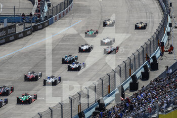2021-08-14 - Race 1 depart start action during the 2021 Berlin ePrix, 8th meeting of the 2020-21 Formula E World Championship, on the Tempelhof Airport Street Circuit from August 14 to 15, in Berlin, Germany - Photo Xavi Bonilla / DPPI - 2021 BERLIN EPRIX, 8TH MEETING OF THE 2020-21 FORMULA E WORLD CHAMPIONSHIP - FORMULA E - MOTORS