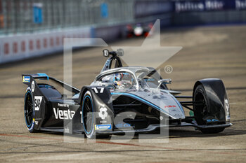 2021-08-15 - 17 De Vries Nyck (nld), Mercedes-Benz EQ Formula E Team, Mercedes-Benz EQ Silver Arrow 02, action during the 2021 Berlin ePrix, 8th meeting of the 2020-21 Formula E World Championship, on the Tempelhof Airport Street Circuit from August 14 to 15, in Berlin, Germany - Photo Xavi Bonilla / DPPI - 2021 BERLIN EPRIX, 8TH MEETING OF THE 2020-21 FORMULA E WORLD CHAMPIONSHIP - FORMULA E - MOTORS
