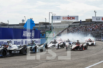 2021-08-15 - Race depart start during the 2021 Berlin ePrix, 8th meeting of the 2020-21 Formula E World Championship, on the Tempelhof Airport Street Circuit from August 14 to 15, in Berlin, Germany - Photo Xavi Bonilla / DPPI - 2021 BERLIN EPRIX, 8TH MEETING OF THE 2020-21 FORMULA E WORLD CHAMPIONSHIP - FORMULA E - MOTORS