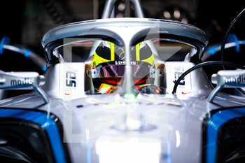 2021-11-29 - Vandoorne Stoffel (bel), Mercedes-EQ Silver Arrow 02, portrait during the pre-season test of the 2021-22 FIA Formula E World Championship, on the Circuit Ricardo Tormo from November 28 to December 2, 2021 in Valencia, Spain - PRE-SEASON TEST OF THE 2021-22 FIA FORMULA E WORLD CHAMPIONSHIP - FORMULA E - MOTORS