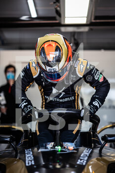 2021-11-29 - VERGNE Jean-Eric (fra), DS Techeetah, DS E-Tense FE21, portrait during the pre-season test of the 2021-22 FIA Formula E World Championship, on the Circuit Ricardo Tormo from November 28 to December 2, 2021 in Valencia, Spain - PRE-SEASON TEST OF THE 2021-22 FIA FORMULA E WORLD CHAMPIONSHIP - FORMULA E - MOTORS