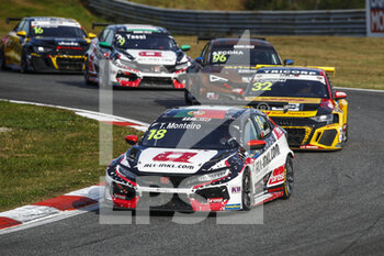 2021-10-17 - 18 Monteiro Tiago (por), ALL-INKL.DE Munnich Motorsport, Honda Civic Type R TCR (FK8), action 32 Coronel Tom (ndl), Comtoyou DHL Team Audi Sport, Audi RS 3 LMS TCR (2021), action during the 2021 FIA WTCR Race of France, 6th round of the 2021 FIA World Touring Car Cup, on the Circuit Pau-Arnos, from October 16 to 17, 2021 in Arnos, France - 2021 FIA WTCR RACE OF FRANCE, 6TH ROUND OF THE 2021 FIA WORLD TOURING CAR CUP - RALLY - MOTORS