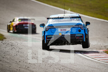 2021-10-17 - 68 Ehrlacher Yann (fra), Cyan Racing Lynk & Co, Lync & Co 03 TCR, action during the 2021 FIA WTCR Race of France, 6th round of the 2021 FIA World Touring Car Cup, on the Circuit Pau-Arnos, from October 16 to 17, 2021 in Arnos, France - 2021 FIA WTCR RACE OF FRANCE, 6TH ROUND OF THE 2021 FIA WORLD TOURING CAR CUP - RALLY - MOTORS