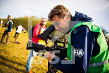 2021-10-22 - Cameraman TV Eurosport during the 2021 FIA ERC Rally Hungary, 7th round of the 2021 FIA European Rally Championship, from October 21 to 24, 2021 in Nyiregyhaza, Hungary - 2021 FIA ERC RALLY HUNGARY, 7TH ROUND OF THE 2021 FIA EUROPEAN RALLY CHAMPIONSHIP - RALLY - MOTORS