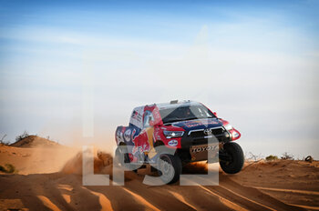 2021-12-06 - 200 Al Attiyah Nasser (qat), Baumel Mathieu (fra), Toyota Gazoo Racing, Toyota Hilux, action during the 2021 Ha?il Rally, 6th round of the 2021 2021 FIA World Cup for Cross-Country Rallies, from December 5 to 12, 2021 in Ha?il, Saudi Arabia - 2021 HA'IL RALLY, 6TH ROUND OF THE 2021 2021 FIA WORLD CUP FOR CROSS-COUNTRY RALLIES - RALLY - MOTORS